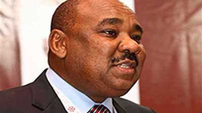 وزير المالية السوداني: لا يمكن رفع العقوبات الاقتصادية قبل عام