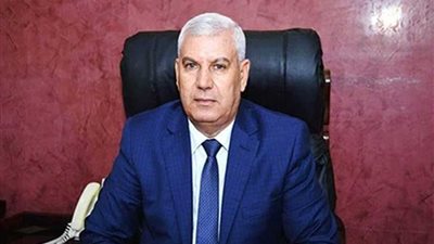 محافظ مطروح يوزع ألف شنطة مدرسية بأدواتها هدية للطلاب الأكثر احتياجا