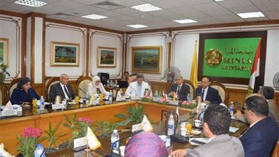 محافظ المنيا: تعاون مشترك مع الجامعة في لجان التجميل والتطوير وتعزيز المواطنة