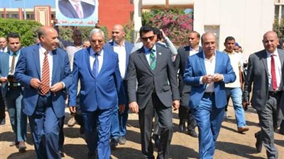 وزير الشباب والرياضة يفتتح فرع البنك الأهلي بنادي بني عبيد