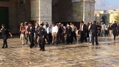 رئيس الشاباك السابق يقتحم الأقصى تحت حراسة الاحتلال