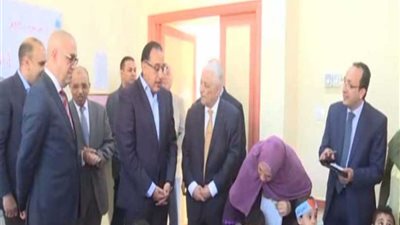 رئيس الوزراء يتفقد مشروع 