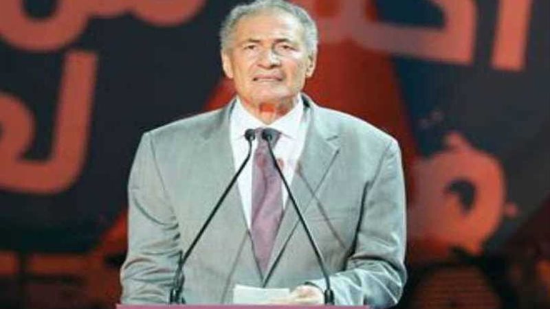 اليد يدعو حسن مصطفى