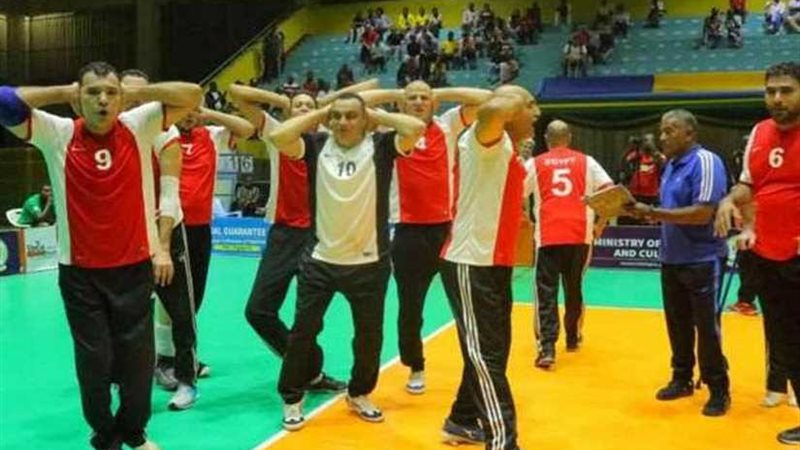 فراعنة الطائرة جلوس