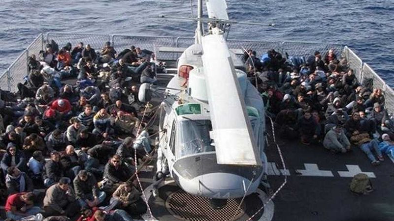 سفينة إغاثة تنقذ