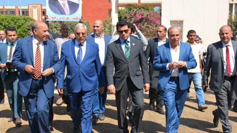 وزير الشباب والرياضة