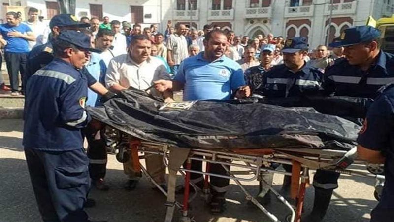 مصرع موظف سقط من