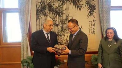 الخارجية الصينية تُقيم حفل توديع للسفير المصري في بكين