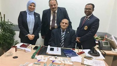 جمارك مطار القاهرة تحبط 3 محاولات تهريب أقراص مخدرة وهواتف محمولة