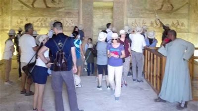 وفد إسباني يزور المناطق الأثرية بالمنيا