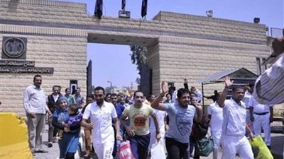 الإفراج بالعفو الشرطي عن 404 مساجين