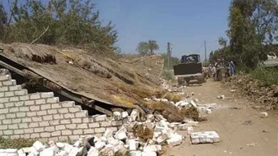 حملات نظافة مستمرة لرفع المخلفات الصلبة والإشغالات بمركزي سمالوط والمنيا