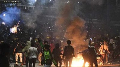 قتيلان باحتجاجات طلابية عنيفة في إندونيسيا