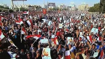 طوفان بشري يدعم الرئيس عبدالفتاح السيسي أمام 