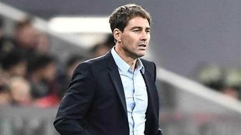 ‪ فايلر يعقد محاضر