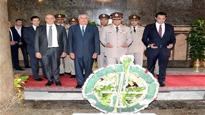 الرئيس السيسي ينيب وزير الدفاع لوضع إكليل زهور على قبر الزعيم الراحل جمال عبد الناصر