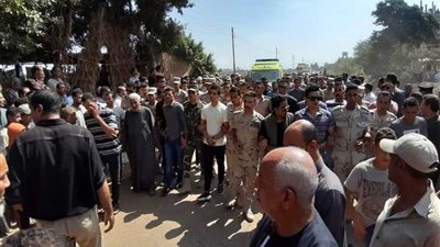 في جنازة مهيبة.. المنوفية تودّع الشهيد ”مغربي“ بالموسيقى العسكرية (صور)