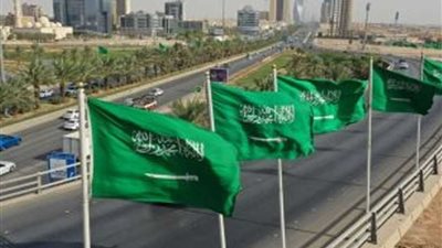 إدارات الجوازات بمنافذ السعودية تستقبل السياح القادمين بالتأشيرة السياحية