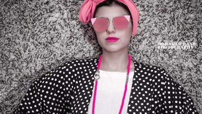 الأزياء المنقوشة بطبعات الحيوانات تسيطر على موضة خريف هذا العام