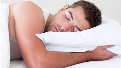 الأكل قبل النوم يساهم في بناء العضلات