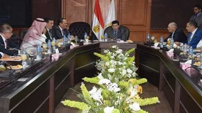 وزير الرياضة يناقش استعدادات استضافة مصر للدورة العربية الأولى لألعاب الكرة والمضرب