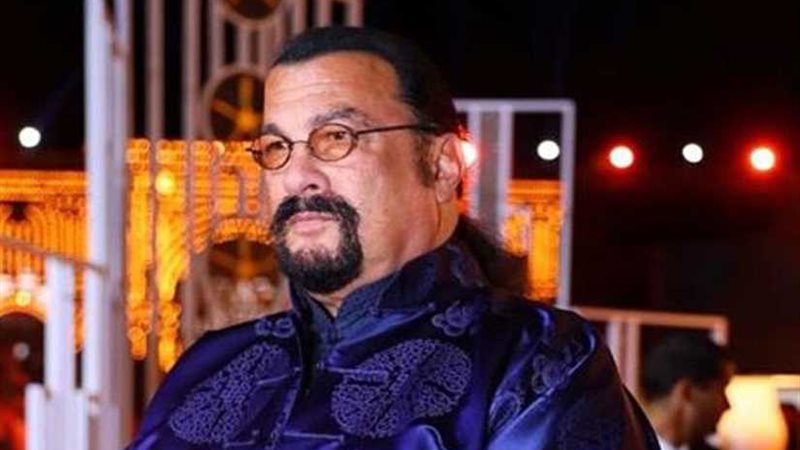 وصول النجم العالمي