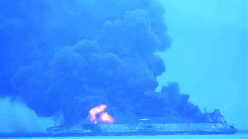 إصابة 9 بحارة فى