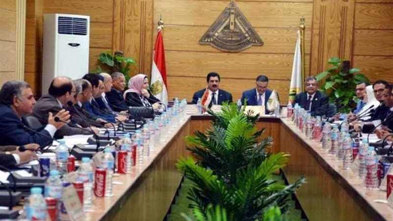 إنشاء أكبر مبنى للمدرجات