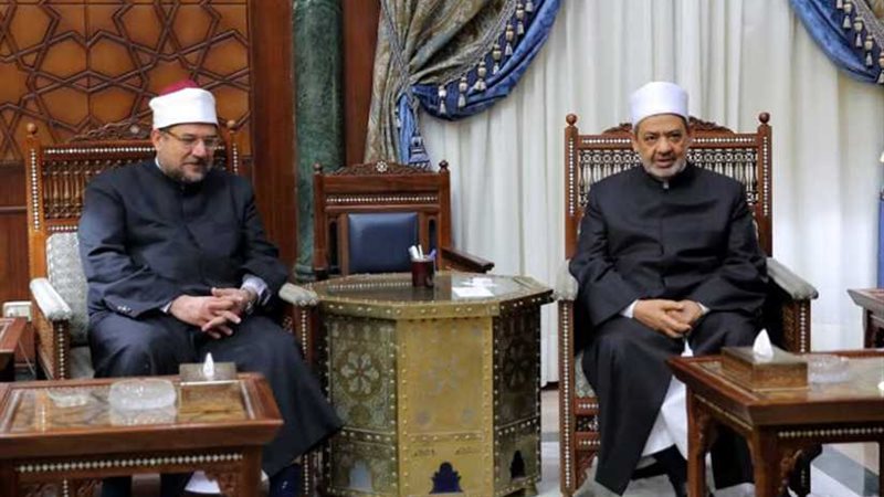 وزير الأوقاف يزور