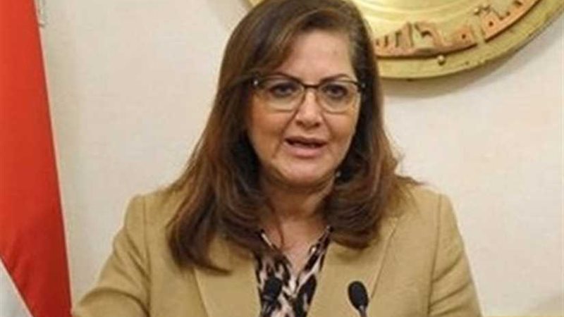 وزيرة التخطيط تفتتح