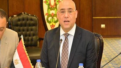 وزير الإسكان يطلع وفدا عمانيا على تجربة مصر في إنشاء المدن العمرانية