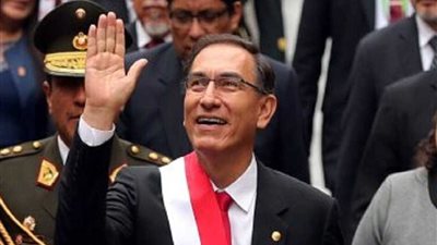 برلمان بيرو يقيل رئيس البلاد ردا على حله له