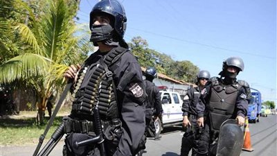 السلفادور : إيقاف 22 قاتلا مأجورا بينهم عناصر من الشرطة