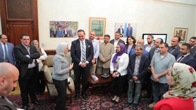 وزيرة الصحة تطالب إدارة التأمين الصحي الشامل بتطبيق أفضل معايير الخدمة المقدمة للمواطنين