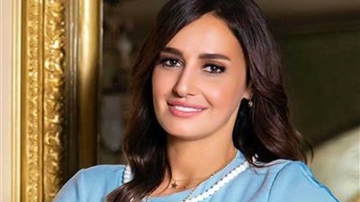 حلا شيحة: الماضي انتهى وسعيدة كوني امراة مستقلة