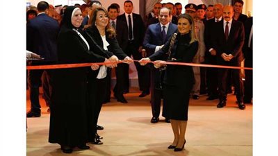 الرئيس السيسي يفتتح معرض 