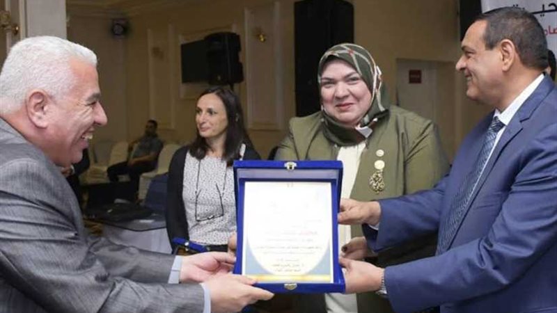 محافظ البحيرة يشهد