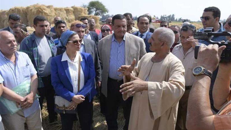 محافظ البحيرة ووزيرة