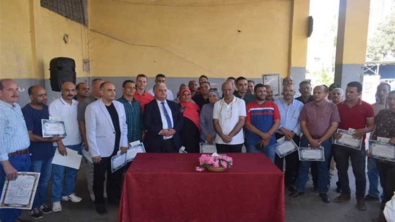 تكريم العاملين المتميزين