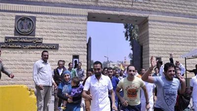 قرار جمهوري بالعفو عن بعض المحكوم عليهم بمناسبة الاحتفال بالسادس من أكتوبر