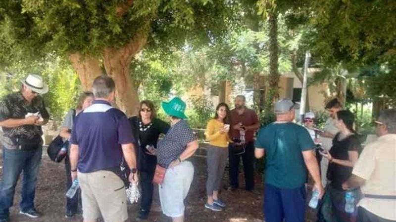 سياح 3 دول يزورون