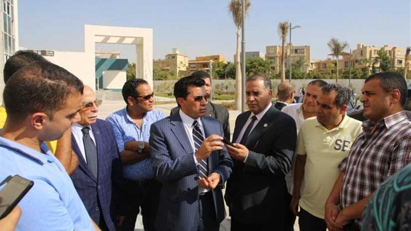 وزير الشباب والرياضة