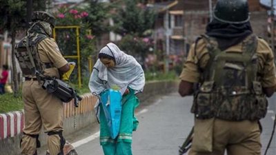 الآلاف في باكستان يواصلون مسيرتهم نحو خط المراقبة بإقليم كشمير