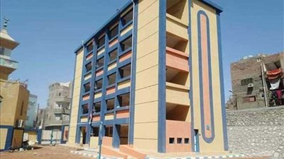 استلام مدرسة عمر مكرم بعد إحلالها كليًا لخفض الكثافات بالفصول بأسيوط