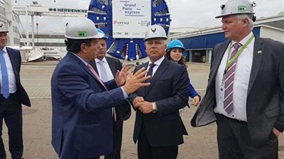 وزير النقل يتفقد مصنع هيرنكنشت بألمانيا ويؤكد تدريب وتأهيل ١٦٠ مهندسا وفنيا مصريا