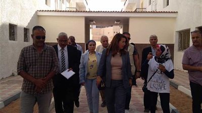 وزيرة التضامن الاجتماعي تتفقد المديرية بالبحر الأحمر