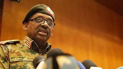 وزير الدفاع السوداني يؤكد الحرص على تطوير العلاقات مع السعودية