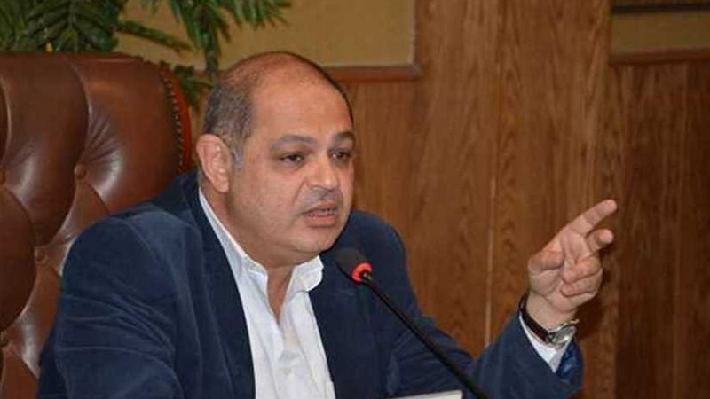 محافظ الغربية يضع