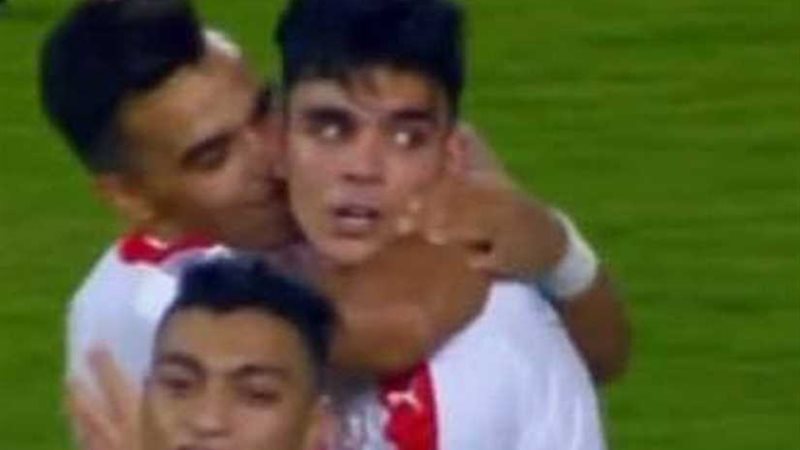 أشرف بن شرقي يفك