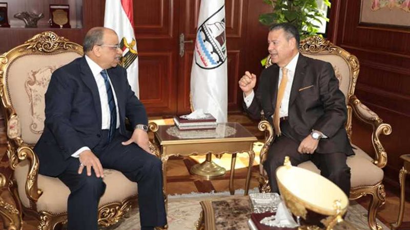 محافظ بني سويف يستقبل